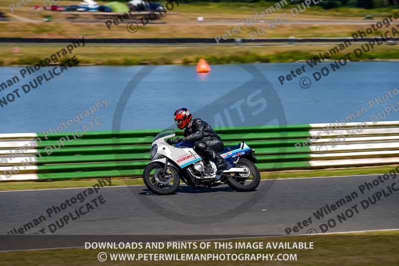 Vintage motorcycle club;eventdigitalimages;mallory park;mallory park trackday photographs;no limits trackdays;peter wileman photography;trackday digital images;trackday photos;vmcc festival 1000 bikes photographs